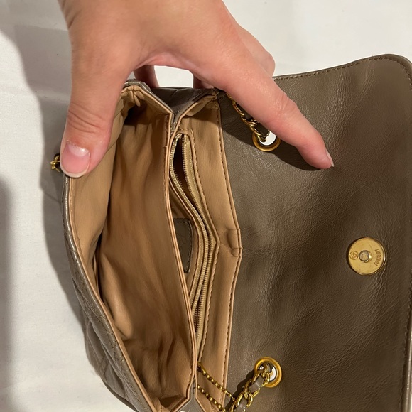 Pantera brown crossbody purse. Used but in excellent condition! - Picture 4 of 9